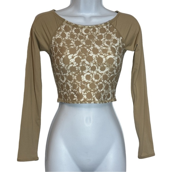 Michael Kors Tan Batik Ring Cropped Rashguard Stretchy Long Sleeve Crop Top - Picture 2 of 4